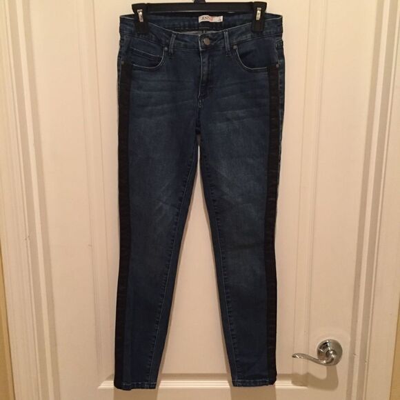 Just Fab Jeans   - Picture 1 of 5